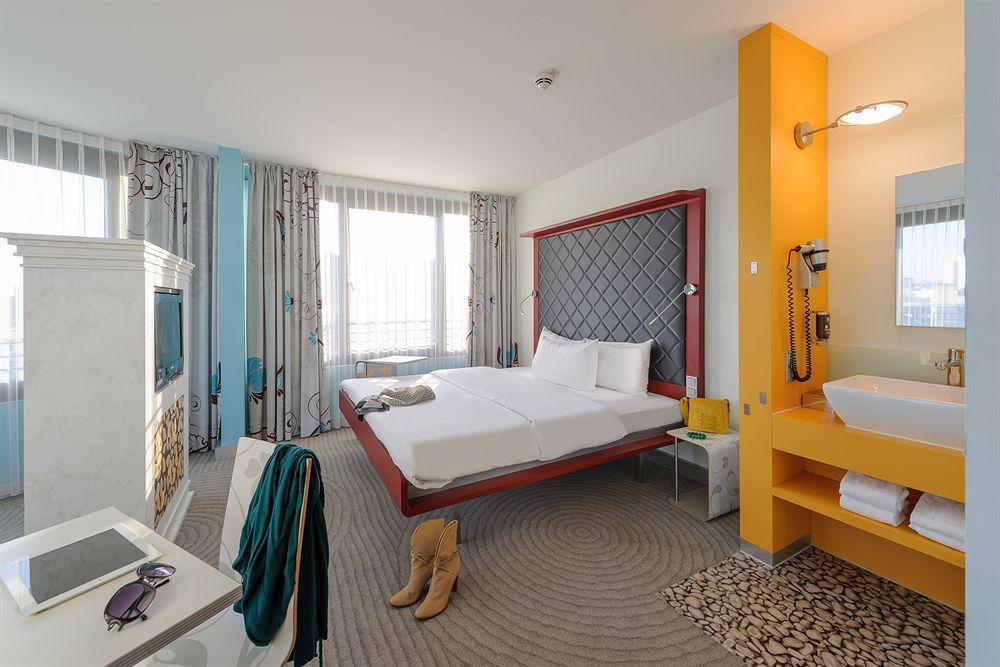 Ibis Styles Hotel Berlin Mitte Екстериор снимка